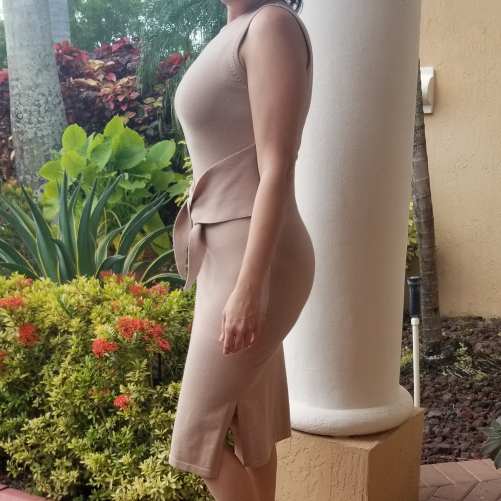 TAN SLEEVELESS TIE FRONT KNIT MIDI SWEATER DRESS